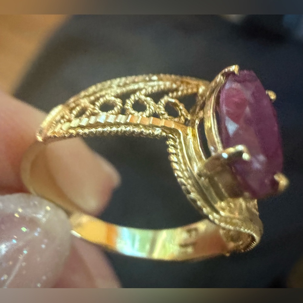 NWOT: 10k Yellow Gold Natural Ruby Ring - Picture 4 of 6